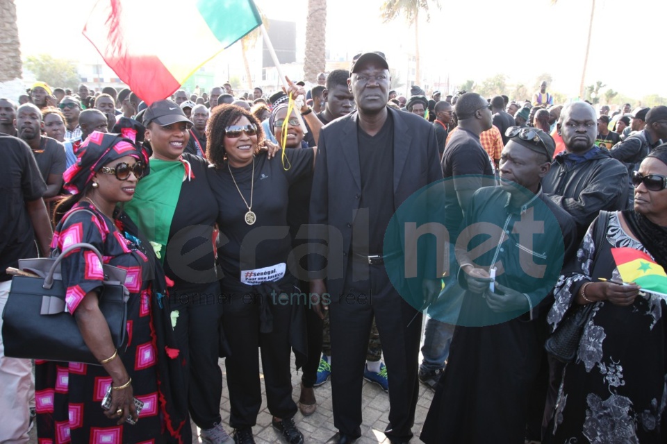 Photos: Revivez  en images la manifestation de Y en marre de ce vendredi à la place de l'Obélisque