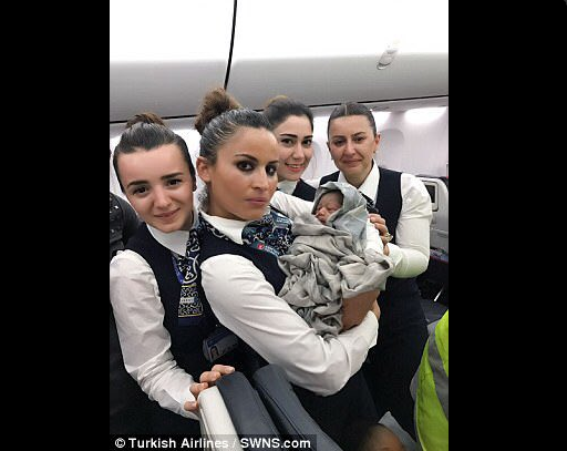 Photos-Un bébé est né à plus de 22.000 pieds dans un vol Turkishairlines vers Ouagadougou