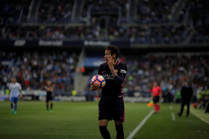 Vidéo-FC Barcelone : le carton rouge de Neymar contre Malaga