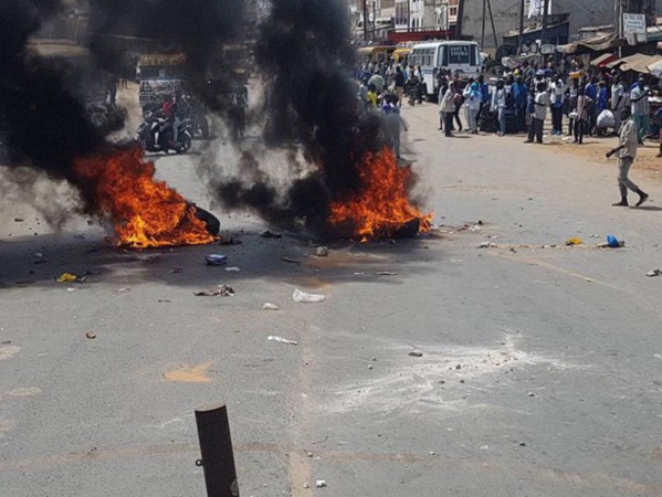 Images exclusives à Djiddah Thiaroye Kao après l'arrestation des 6 militants du Grand Parti par la police