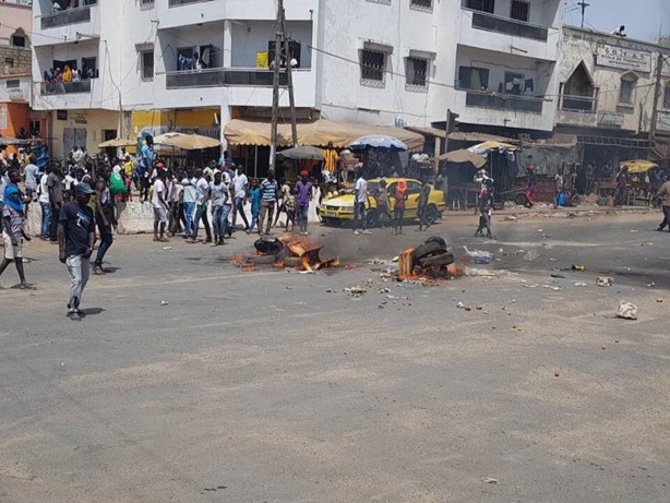 Images exclusives à Djiddah Thiaroye Kao après l'arrestation des 6 militants du Grand Parti par la police