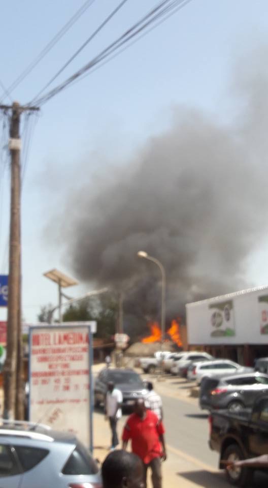 Photos - Incendie à Saly: Un magasin de location de buggies et squads part en fumée