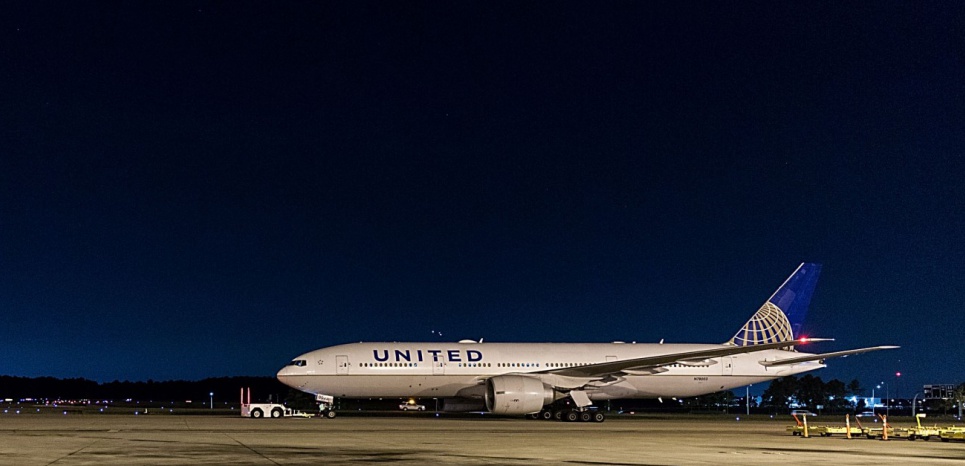 Vidéo-United Airlines: un homme traîné sans ménagement hors d'un avion surbooké