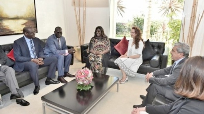 Lutte contre le cancer  du sein et du col de l'utérus: Marieme Faye Sall décroche une machine de dépistage de la maladie
