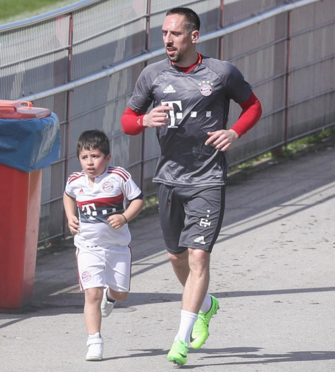 Franck Ribéry et Seif el Islam : un duo père-fils motivé à l'entraînement !