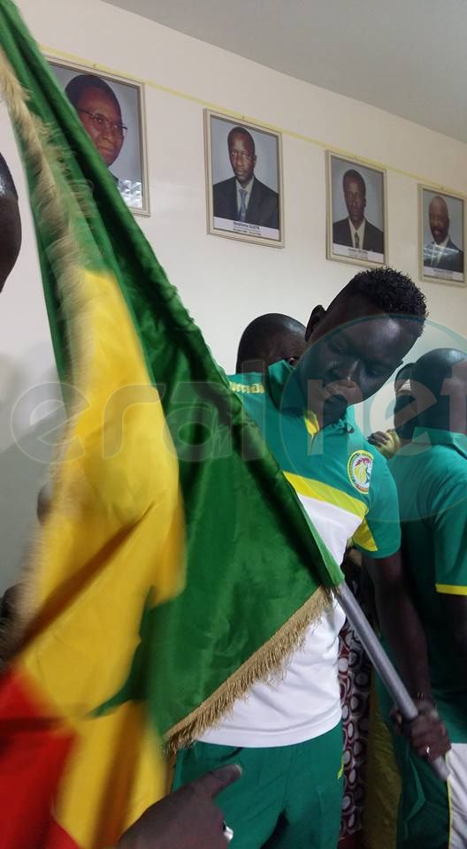 Cérémonie de remise de drapeau aux "Lions" du Beach soccer pour le Mondial 2017 au Bahamas
