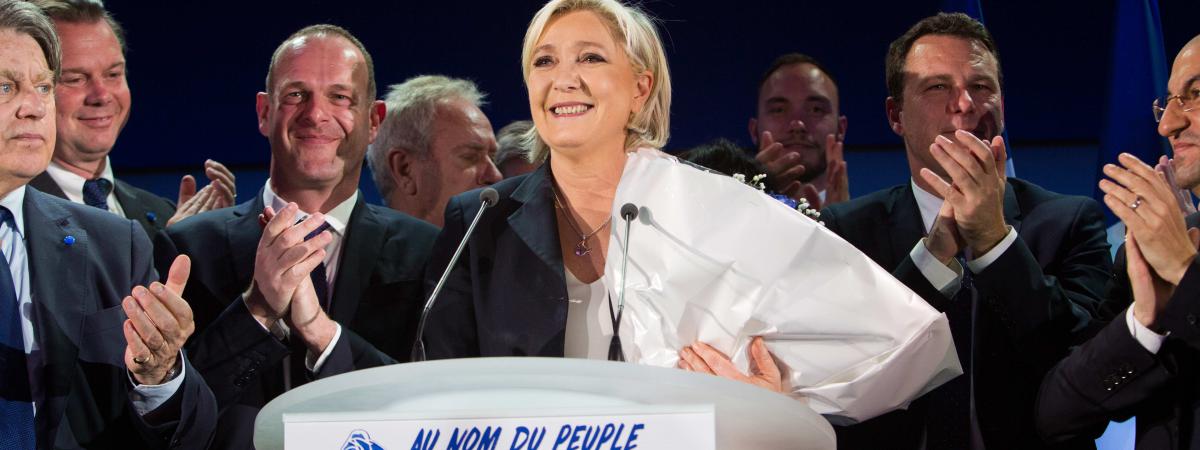 Marine Le Pen s'adresse à ses supporters au soir du premier tour de la présidentielle, le 23 avril 2017. (RAPHAEL LAFARGUE / ANADOLU AGENCY / AFP)