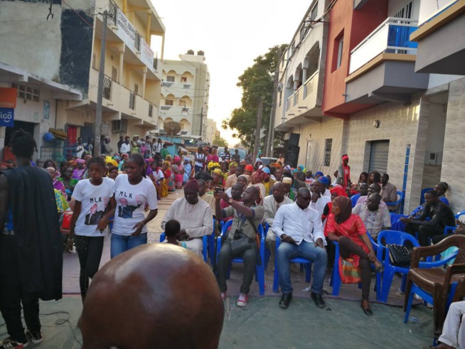Meeting du mouvement de soutien à Karim Wade à Pikine: La Section Marché Zinc de Pikine du Mouvement Ligueuy AK Karim (MLK) a organisé ce samedi 29 Avril 2017 un Grand Meeting