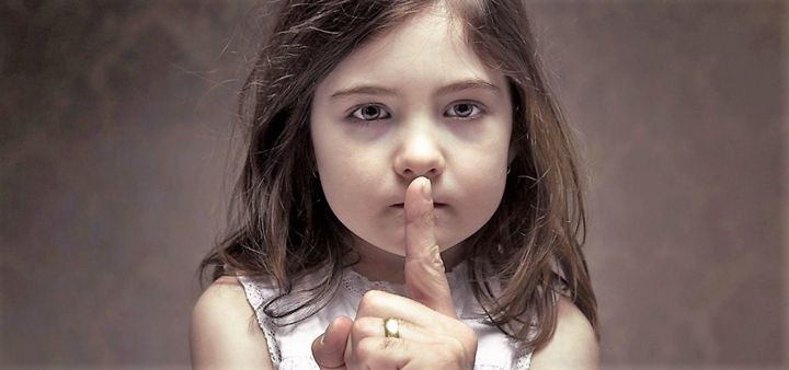 Effrayant : cette maman a partagé les messages qu’un pédophile a envoyés à sa fille de 10 ans