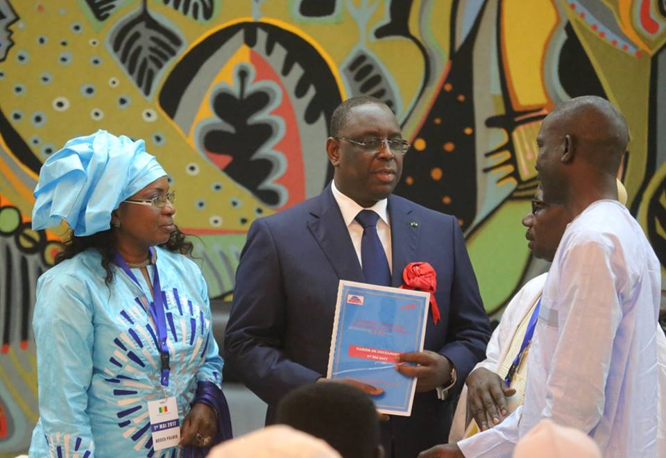 Macky Sall a reçu les Cahiers de Doléances des Centrales syndicales