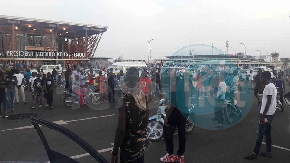 Ambiance arrivée d'Abiba à Bamako ce vendredi 05 mai 2017....