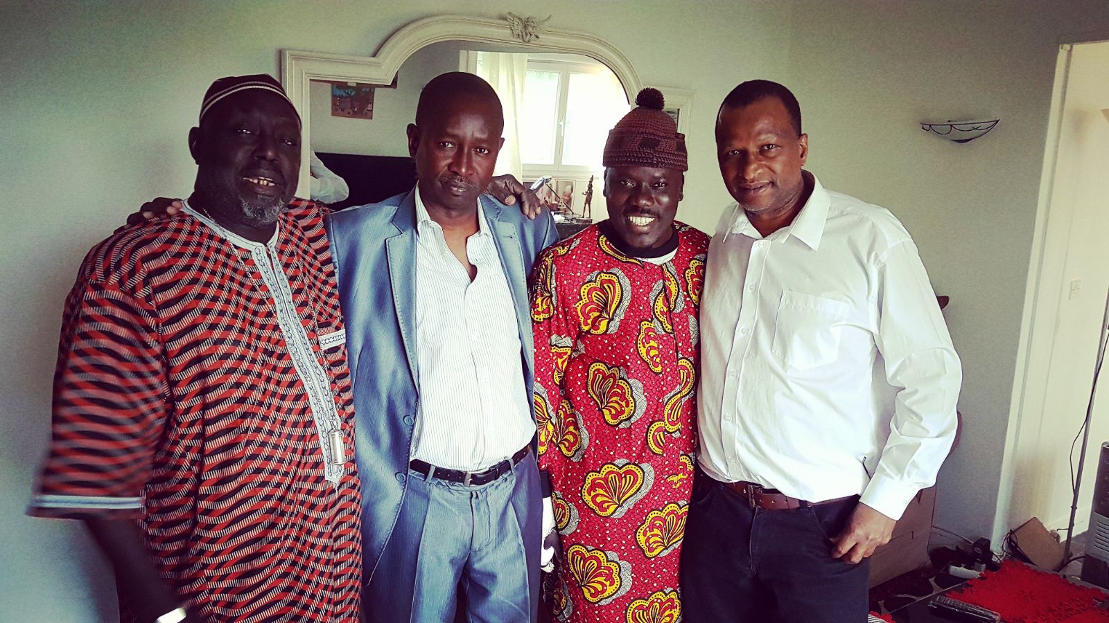 Les comédiens Diop Fall (Jiixi Jaaxa) et sa bande à Paris pour tourner une série  