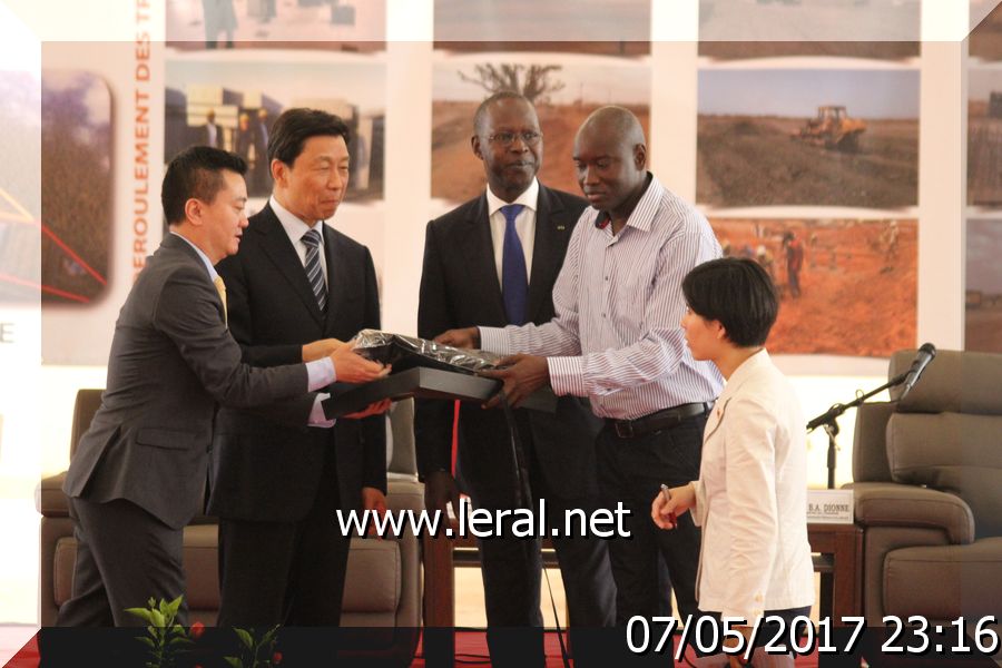 Vidéo-Photos: La visite du vice-président de la République populaire de Chine, M. Li Yuanchao au parc industriel de Diamniadio 