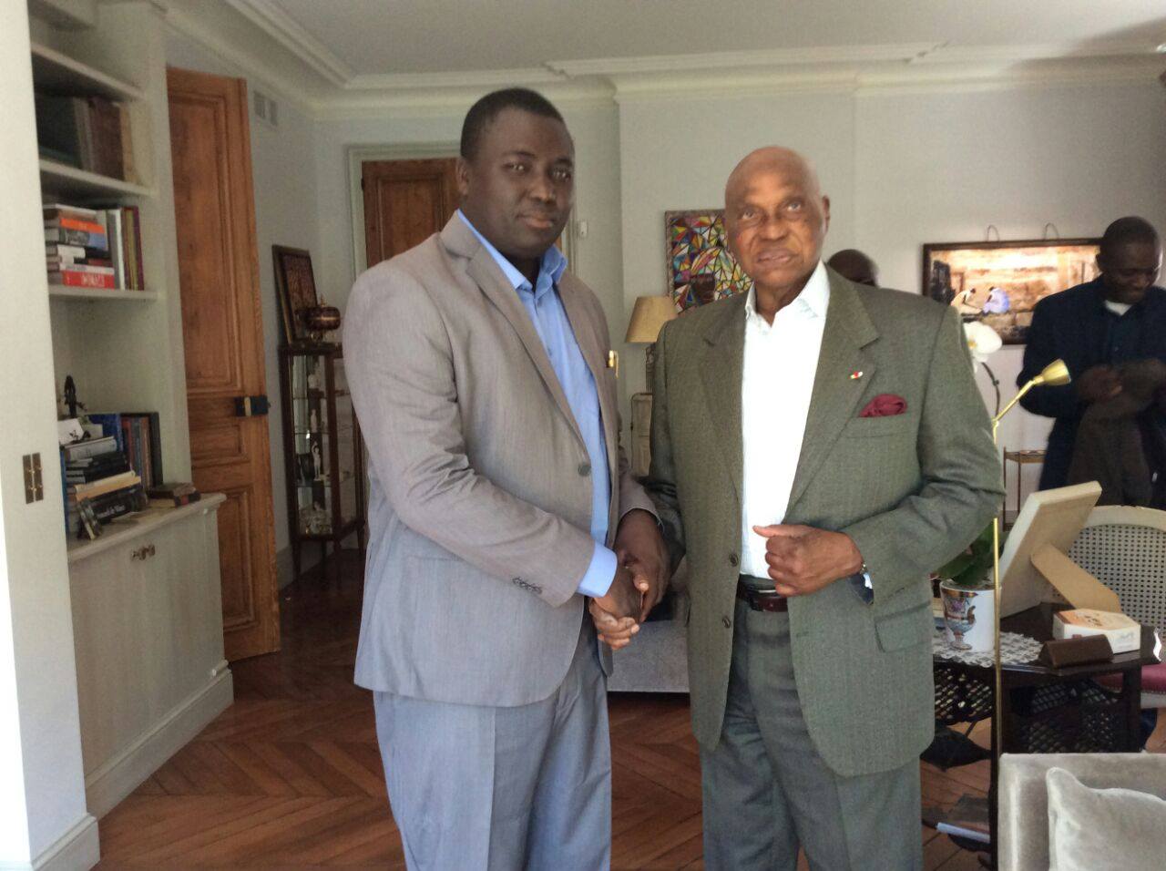 Le maire de la Médina Bamba Fall chez Me Abdoulaye Wade à Versailles ce matin