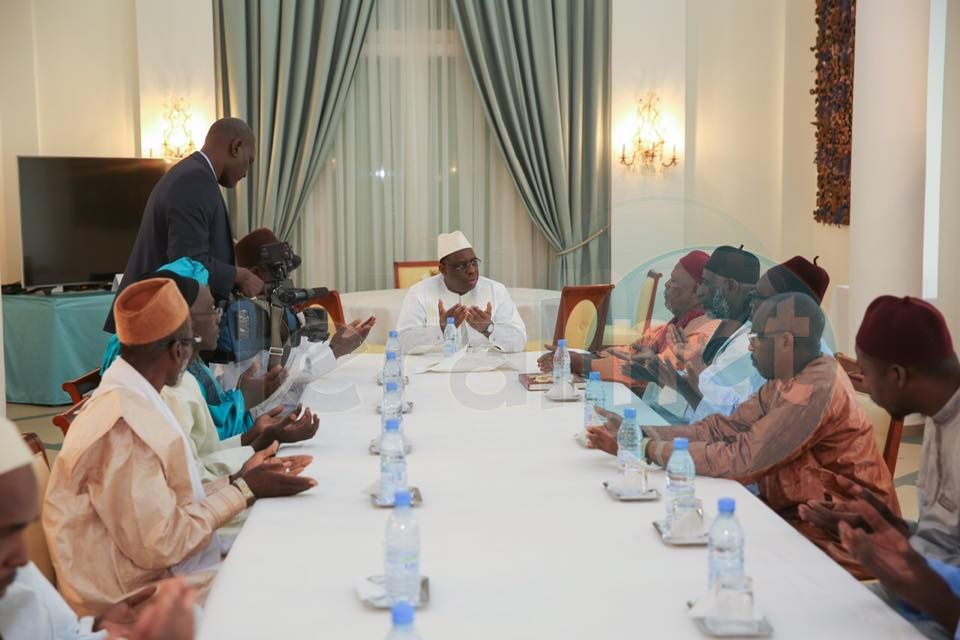 Le Président de la République a reçu Serigne Omar Ahmad Dème, Khalife de El Hadji Ahmad Dème de Sokone