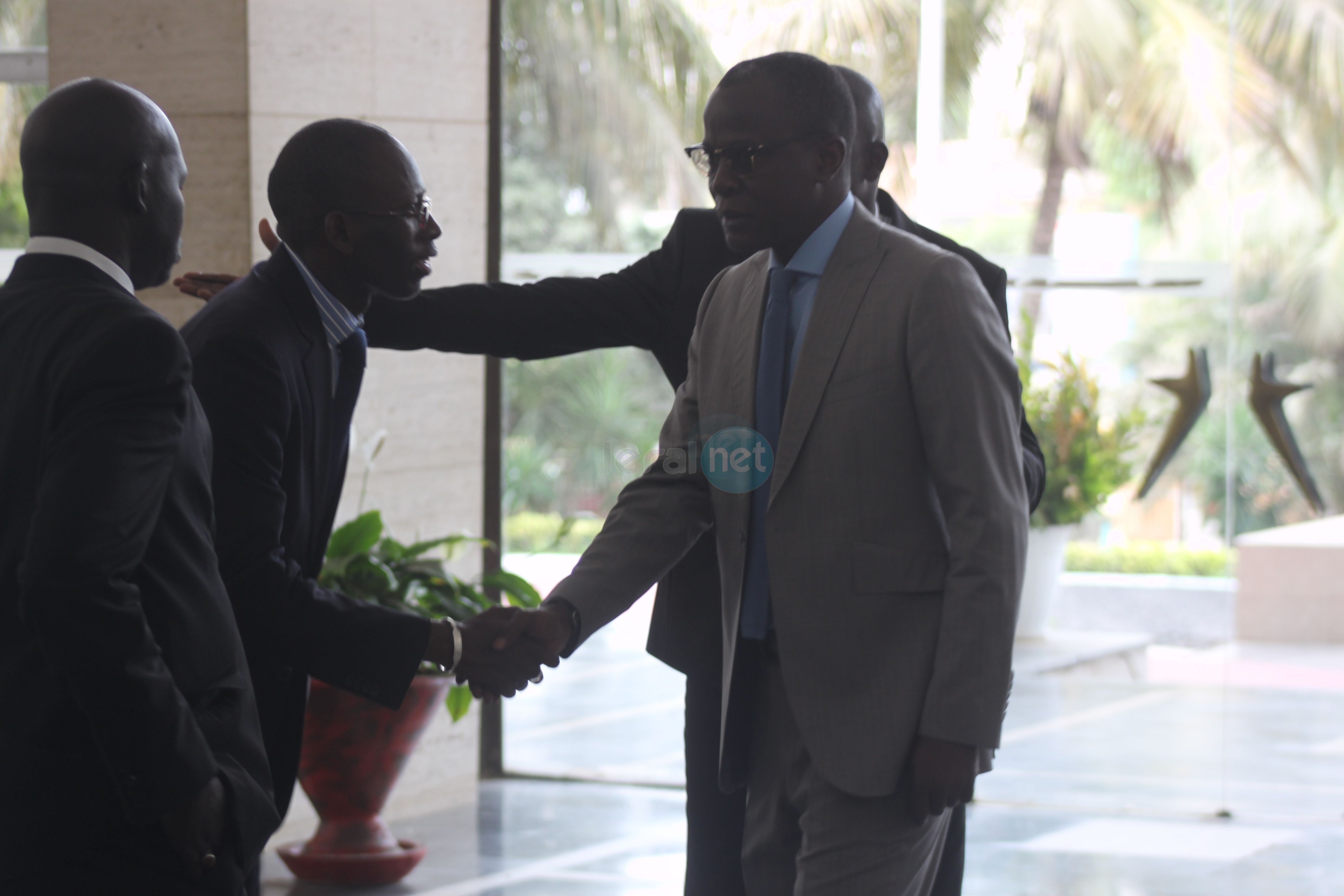 Voici le ministre Secrétaire d’Etat à la Communication, Yakham Mbaye à son arrivée à l'Assemblée nationale