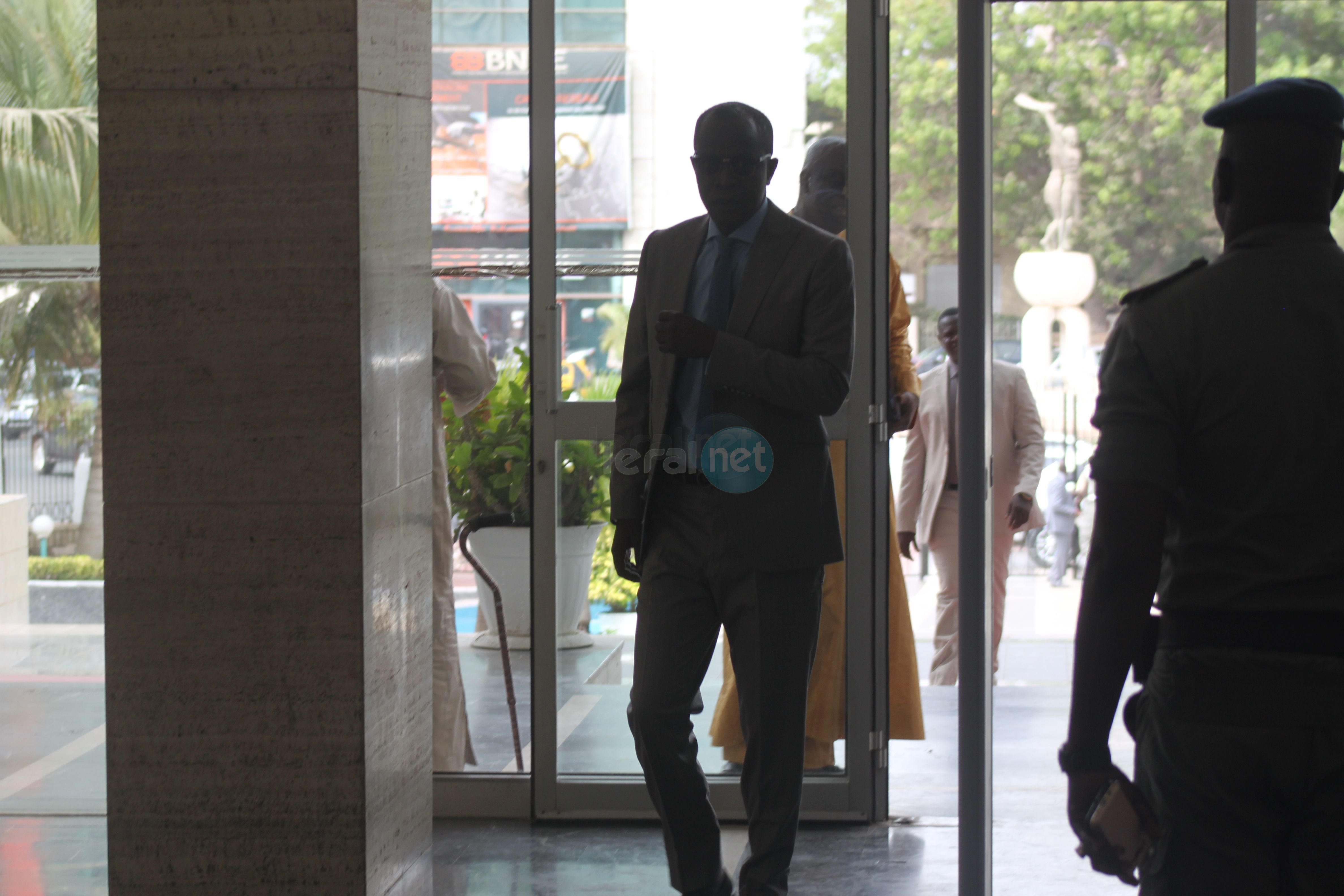 Voici le ministre Secrétaire d’Etat à la Communication, Yakham Mbaye à son arrivée à l'Assemblée nationale