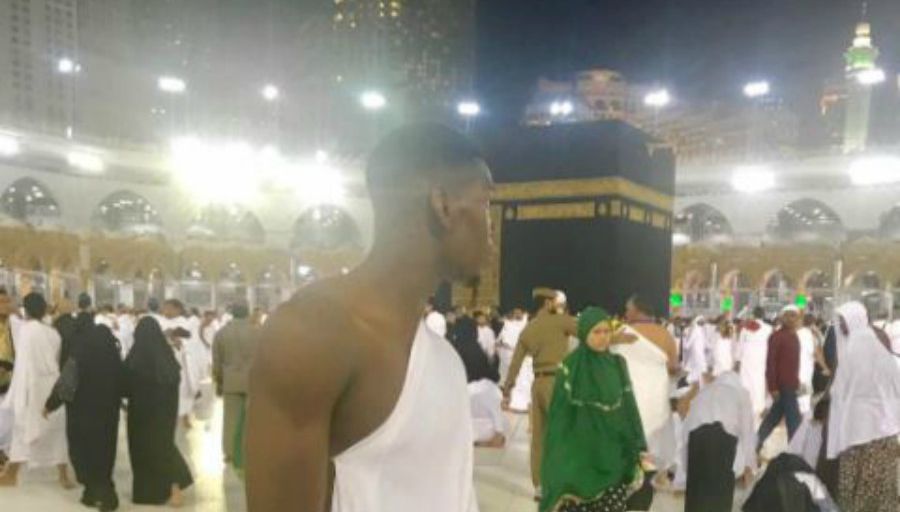 Paul Pogba honore le début du Ramadan à La Mecque