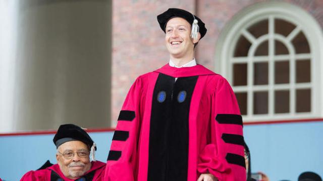 Enfin diplômé, Mark Zuckerberg s’empresse de l’annoncer à sa mère