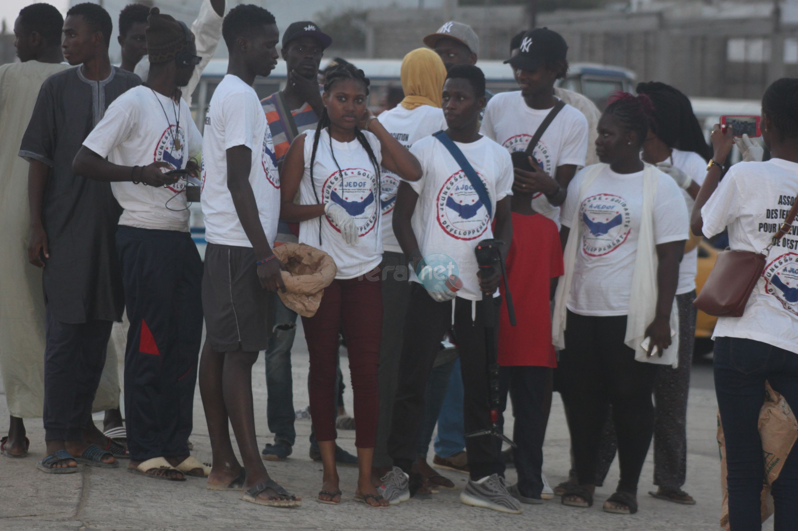 L'Association des jeunes engagés pour le développement de Ouest Foire fait dans le social et distribue des "Ndogou" en ce mois béni du Ramadan