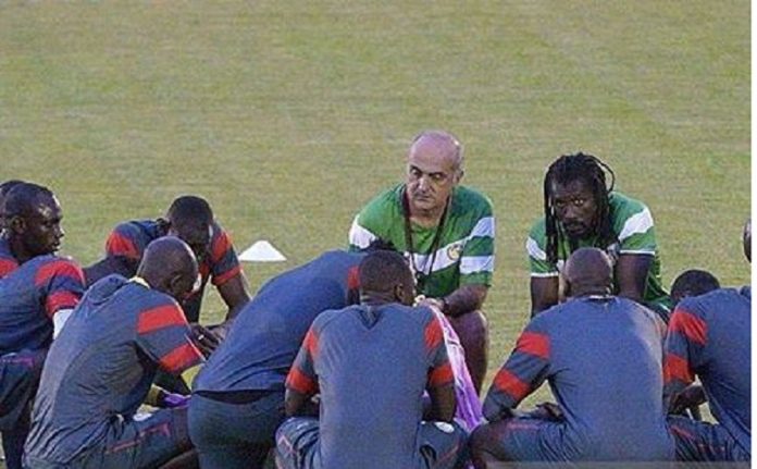 Aliou Cissé s'échauffe avec dix Lions