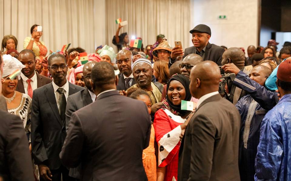 Macky Sall prend un bain de foule avec les Sénégalais de Belgique