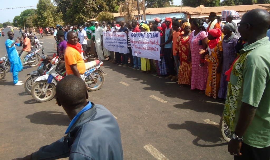 Électrification: Les populations de trois villages de Goudomp menacent de boycotter des Législatives du 30 juillet