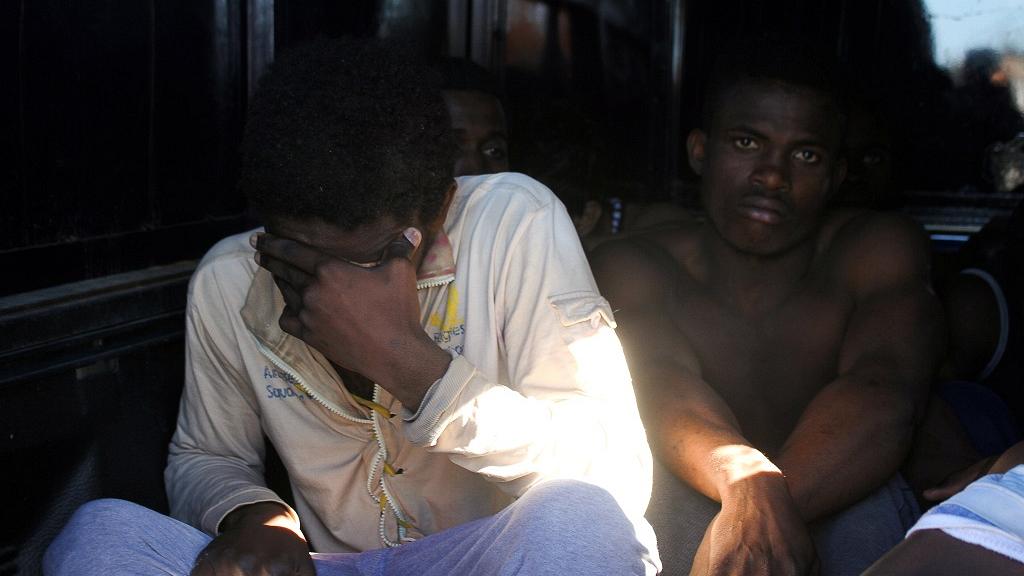 Libye: Des vidéos de migrants torturés envoyées à leurs familles via les réseaux sociaux