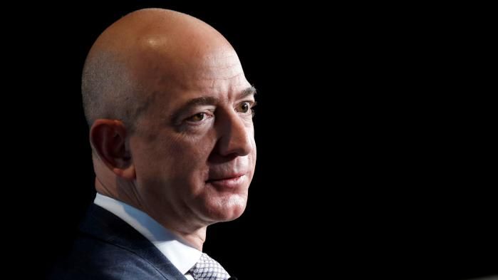 Le patron d'Amazon ne sait plus quoi faire de son argent et lance une boîte à idées sur Twitter