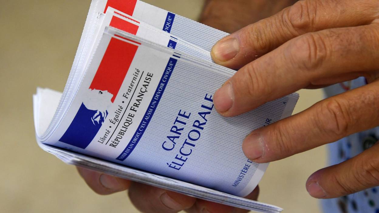FRANCE-Elections législatives 2017 : le taux de participation à midi à 17,75 % en forte baisse par rapport à 2012