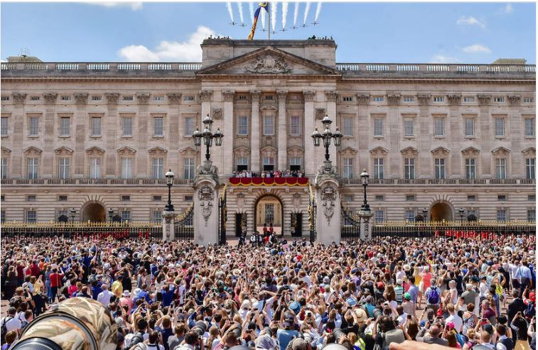 91e anniversaire de la reine Elizabeth - Kate Middleton divine, George et Charlotte TRÈS mignons (photos)