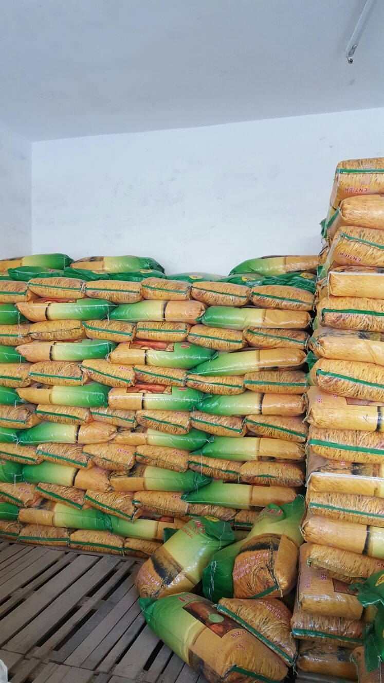 L'APR de Genève livre 2 tonnes de riz au mouvement "Le partage/ GËSTU ASKAN BI"
