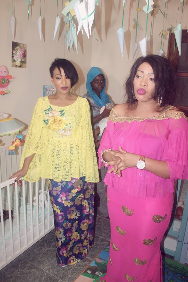 Les photos de Viviane Chidid et Oumou Sow au Daara Mame Saliou des Parcelles Assainies