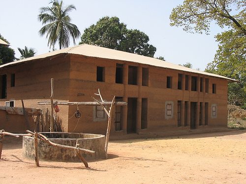 Photos-Casamance : Des maisons en R+1 sans fer ni ciment, suscitent la curiosité