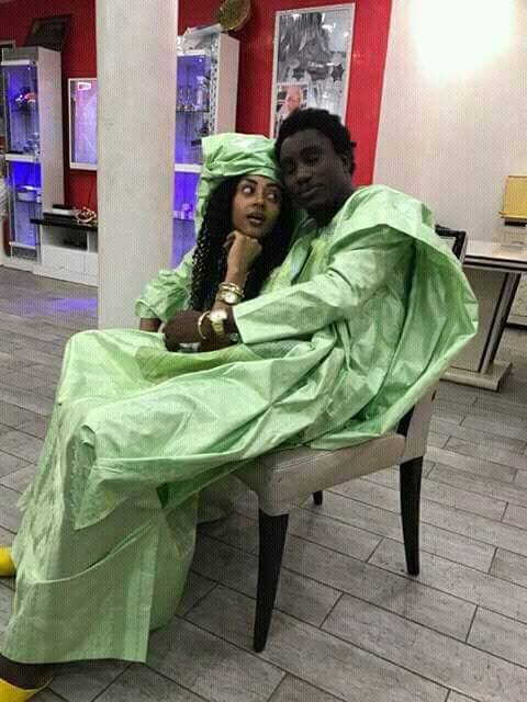 Wally Ballago et Sokhna Aïdara en amoureux, une complicité tout en couleurs