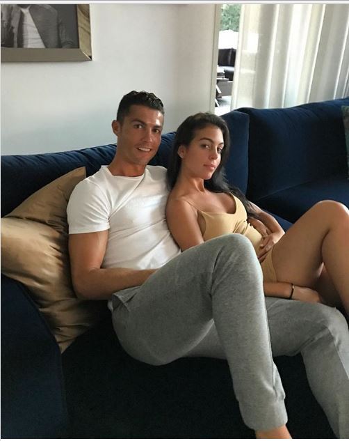 L'attaquant du Real Madrid Cristiano Ronaldo a annoncé la naissance de jumeaux.