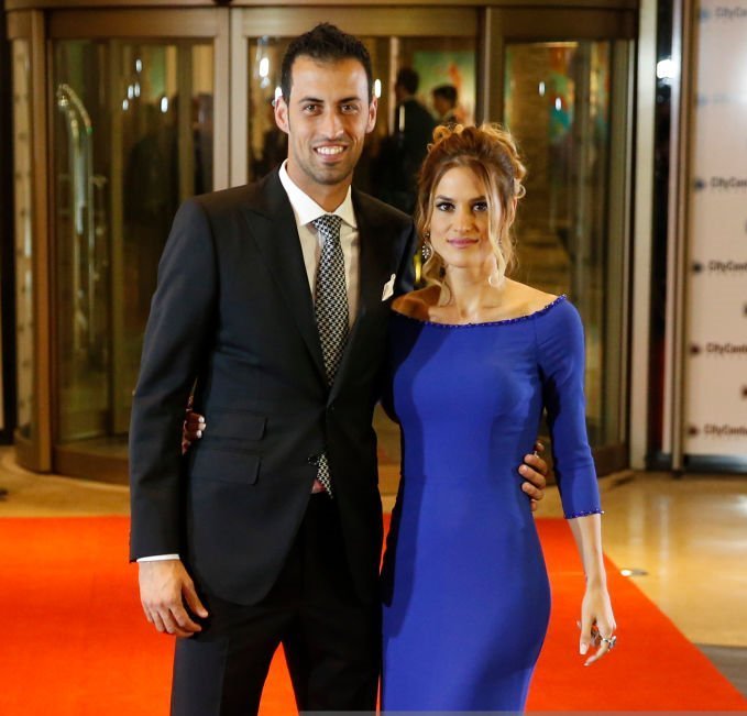 Photos : Busquets collé à sa femme au mariage de Messi
