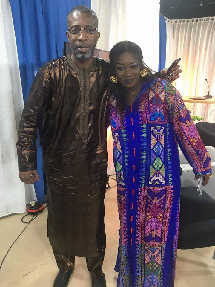 Maty Dieng de la TFM, pose avec Bouba Ndour