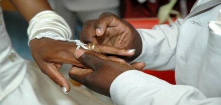 Une étude démontre que le mariage fait grossir les hommes. Explication!