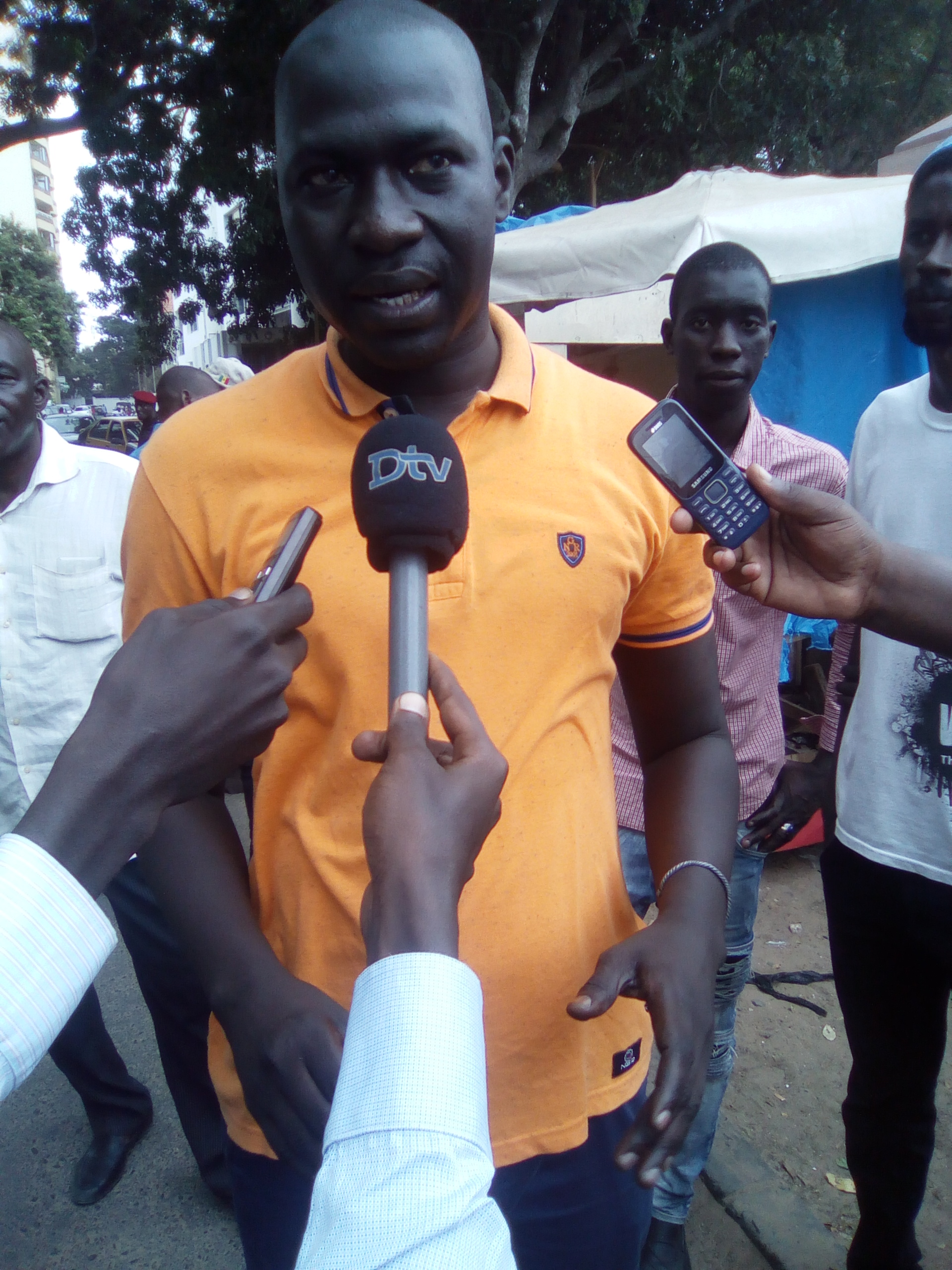 Urgent : Deux étudiants de Bokk Gis Gis arrêtés, et malmenés, selon le porte-parole de la coalition gagnante Wattu Senegaal