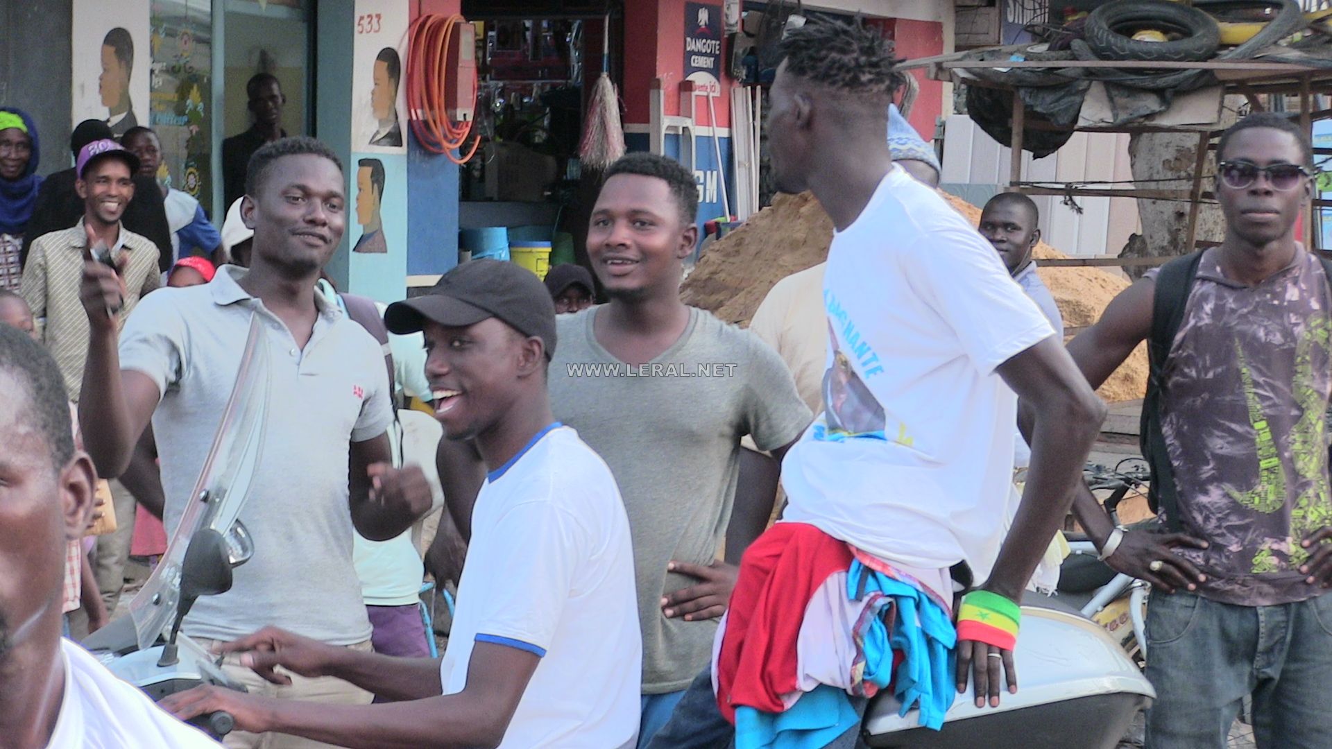 Me Abdoulaye Wade à DAKAR : Les images exclusives de son arrivée