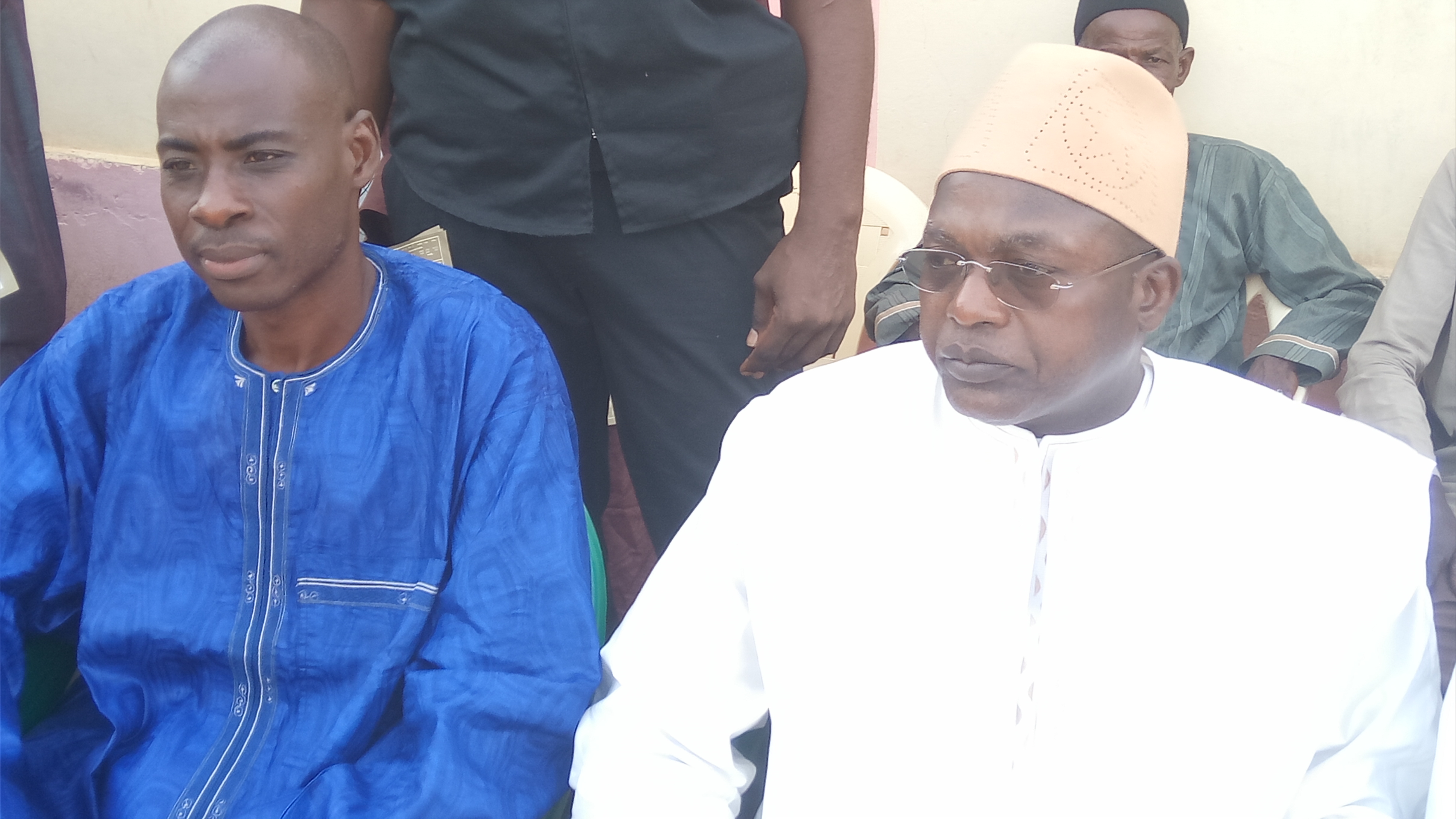 Adama Diouf (gauche) en compagnie du ministre Oumar Guèye