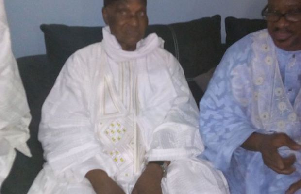 Me Wade à Touba : “Je prie le bon Dieu de ne plus prononcer le nom de Macky Sall"