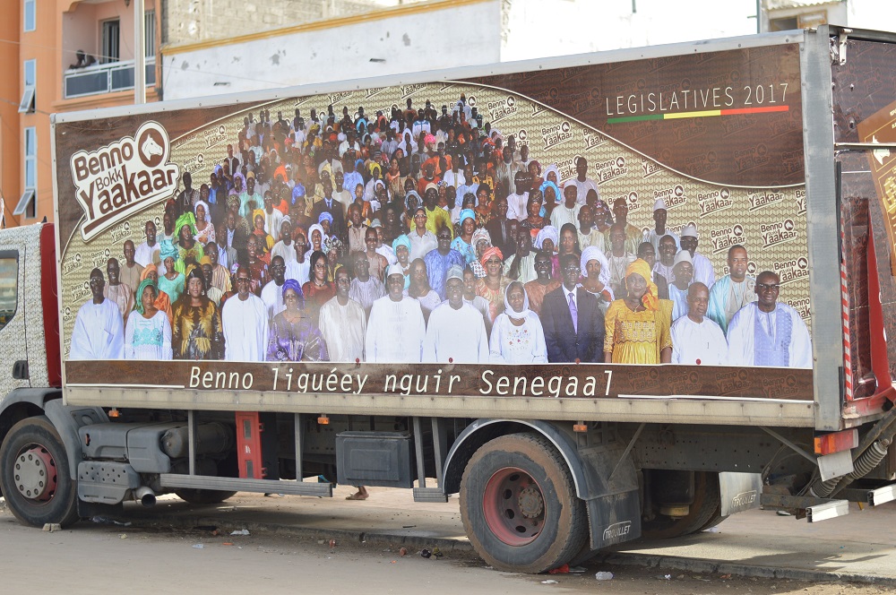 Amadou Ba dans son fief, la tête de liste  de BBY du département de Dakar sillonne les Parcelles assainies