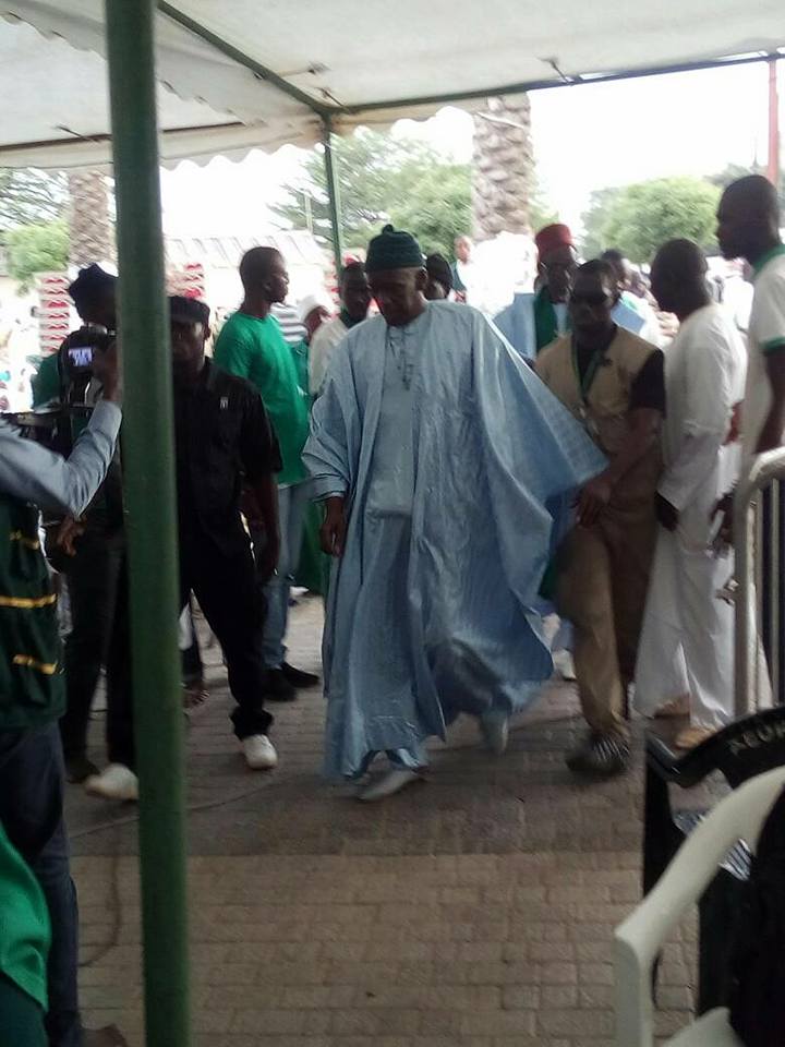 Khadratu Jummah des jeunes Tidianes à la place de la Nation