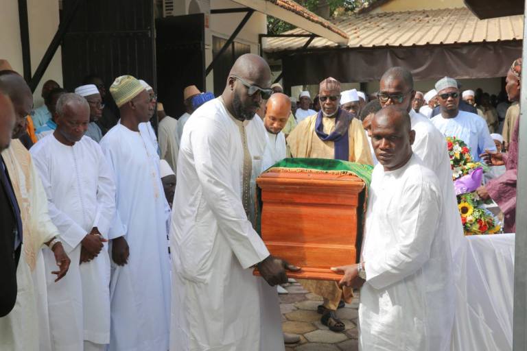 Le Président Macky Sall a assisté à la levée du corps de Babacar Ndiaye, ancien Président de la BAD (images)
