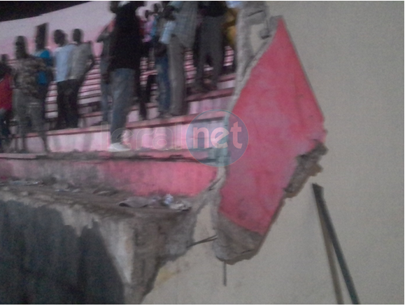 Retour en images sur le lieu la bousculade mortelle au stade Demba Diop