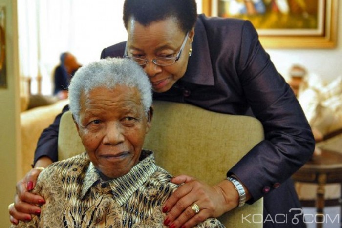 Afrique du Sud: Le médecin de Mandela livre des secrets sur sa fin de vie, sa veuve en colère veut saisir la justice