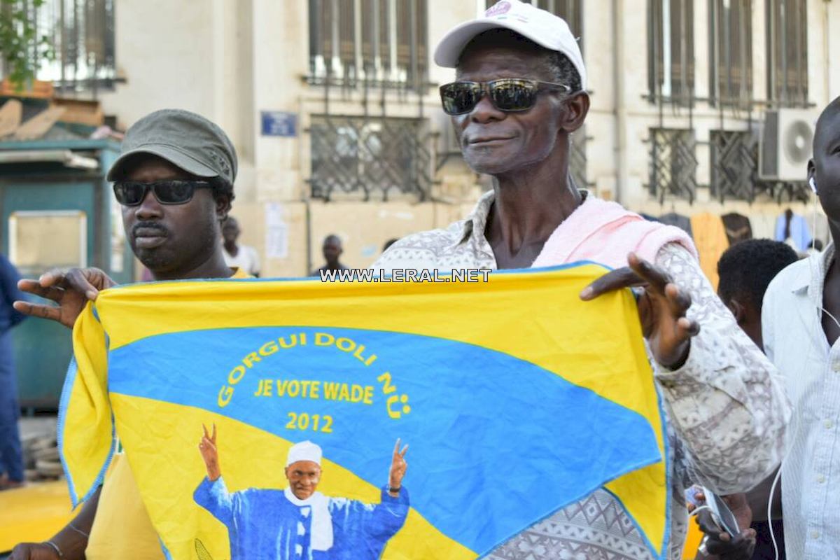 (Photos) En direct, la marche organisée par Me Abdoulaye Wade à la place de l'Indépendance