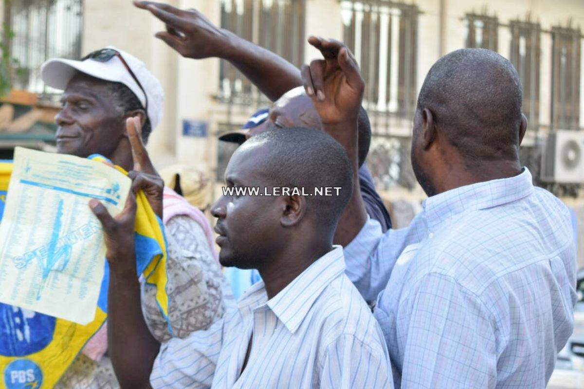 (Photos) En direct, la marche organisée par Me Abdoulaye Wade à la place de l'Indépendance